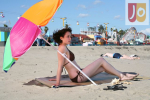 Depilacja bikini pastą cukrową